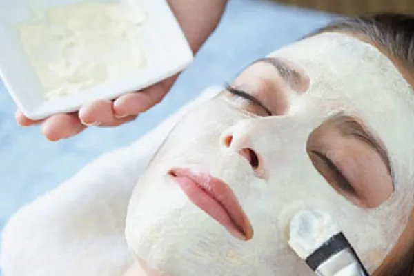 Mặt nạ trắng da từ sữa chua